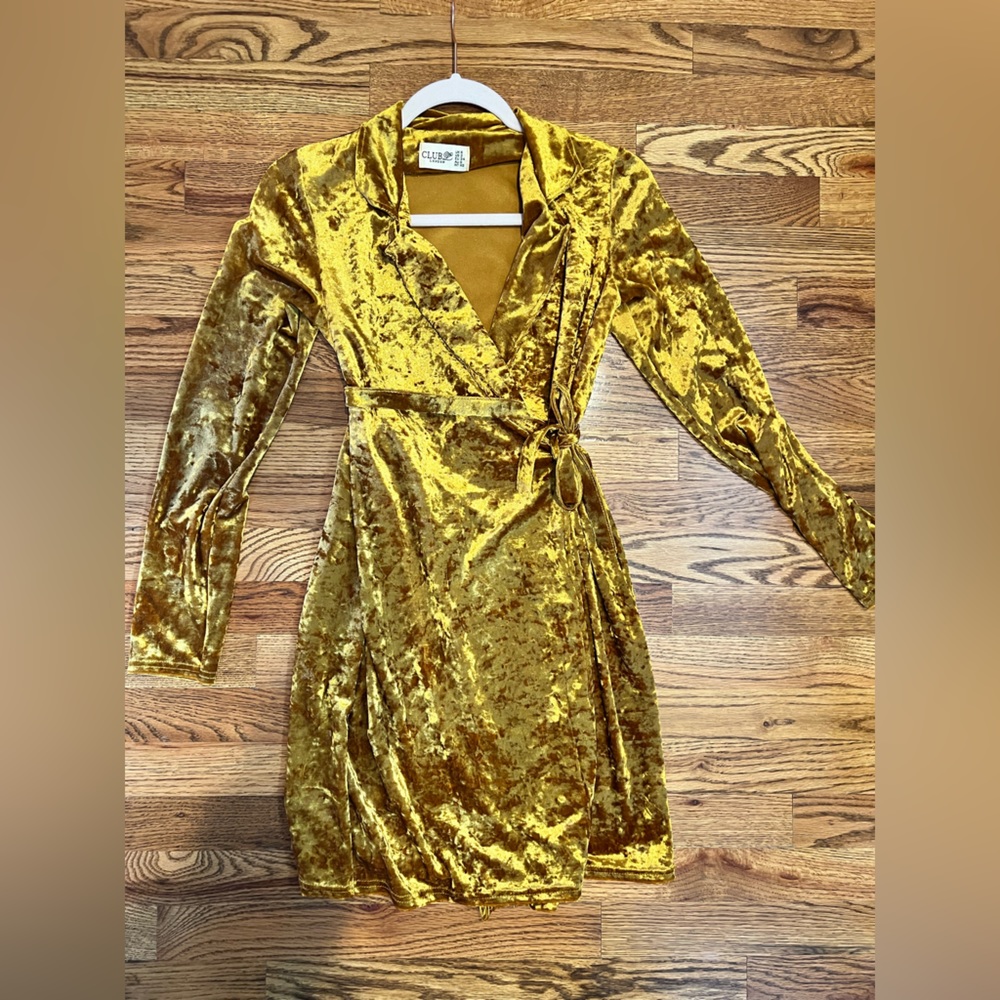 ASOS Club L London Crushed Gold Velvet wrap around Small size 2